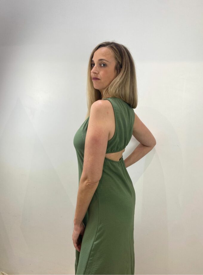 Vestido atrás abierto verde