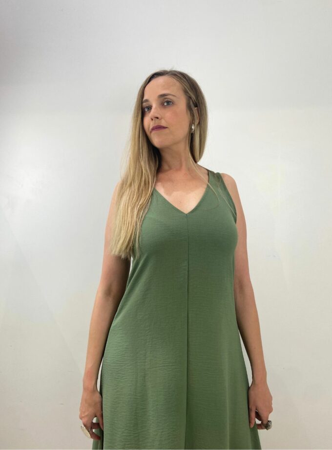 Vestido atrás abierto verde