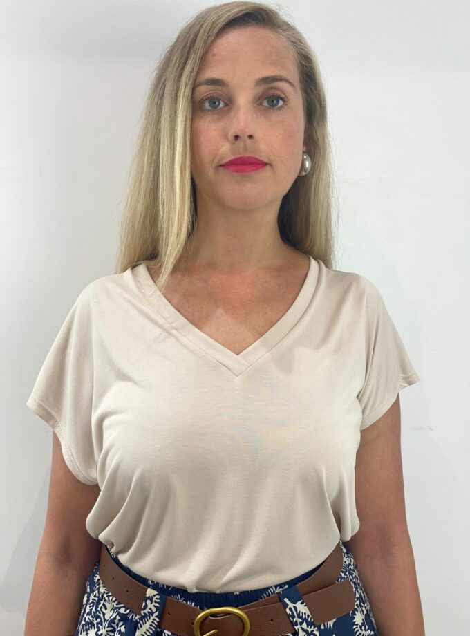 Camiseta cuello pico manga corta