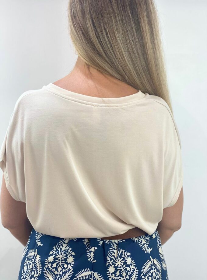 Camiseta cuello pico manga corta