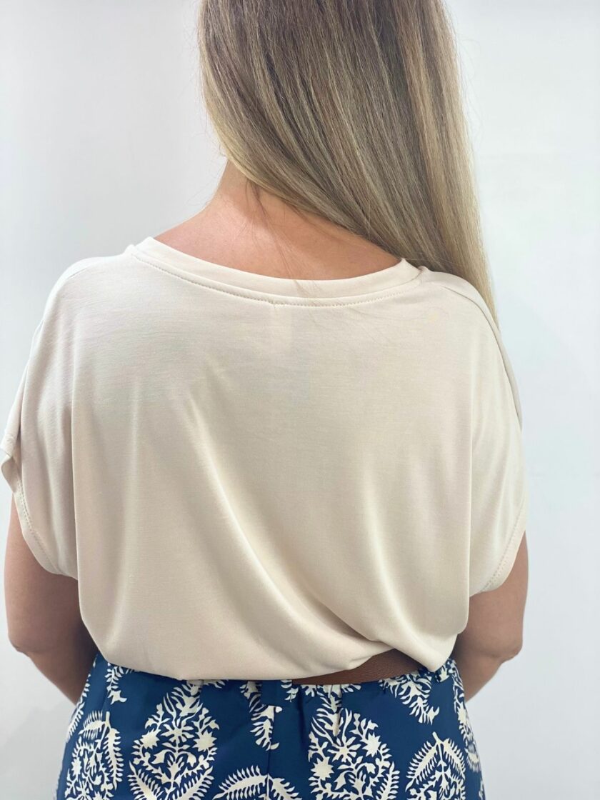 Camiseta cuello pico manga corta