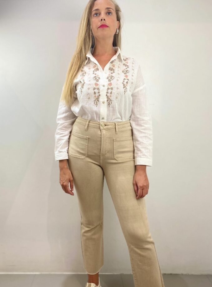 Pantalón vaquero beige pata ancha