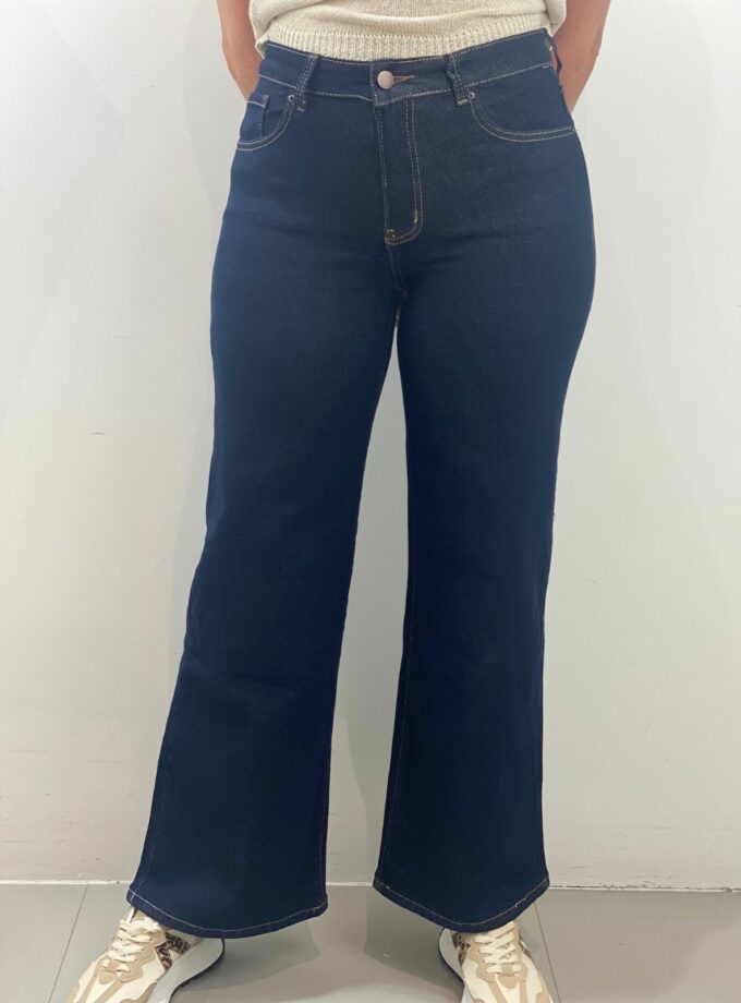 Pantalón vaquero pata ancha