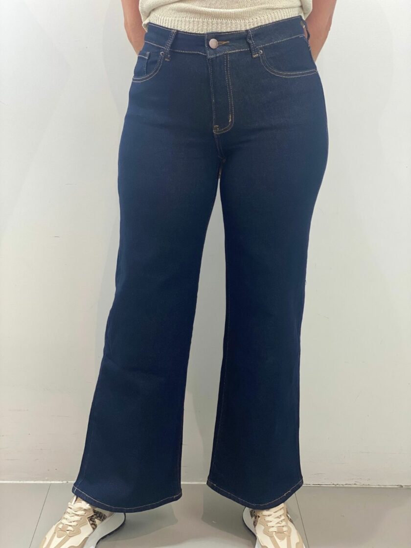 Pantalón vaquero pata ancha