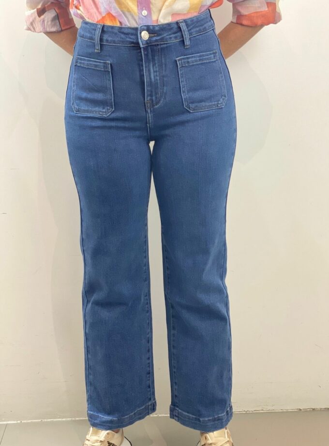 Pantalón vaquero pata ancha bolsillos delanteros