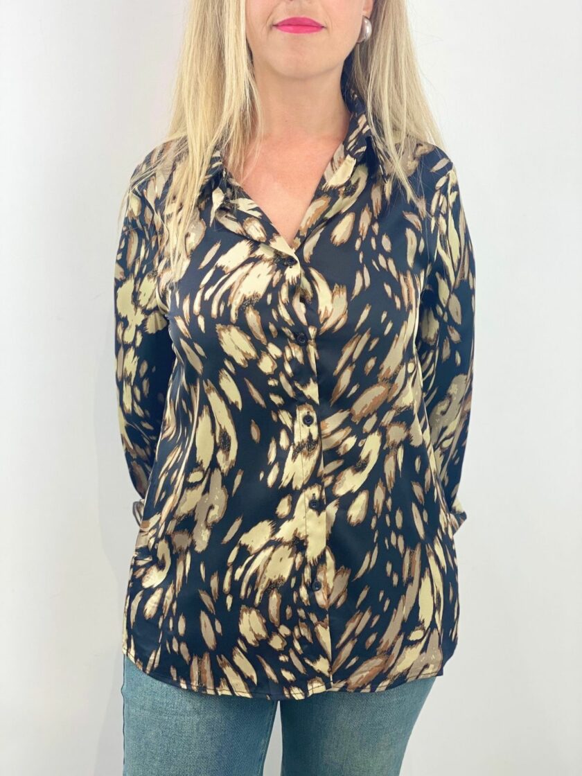 Camisa raso estampada animal print marrón