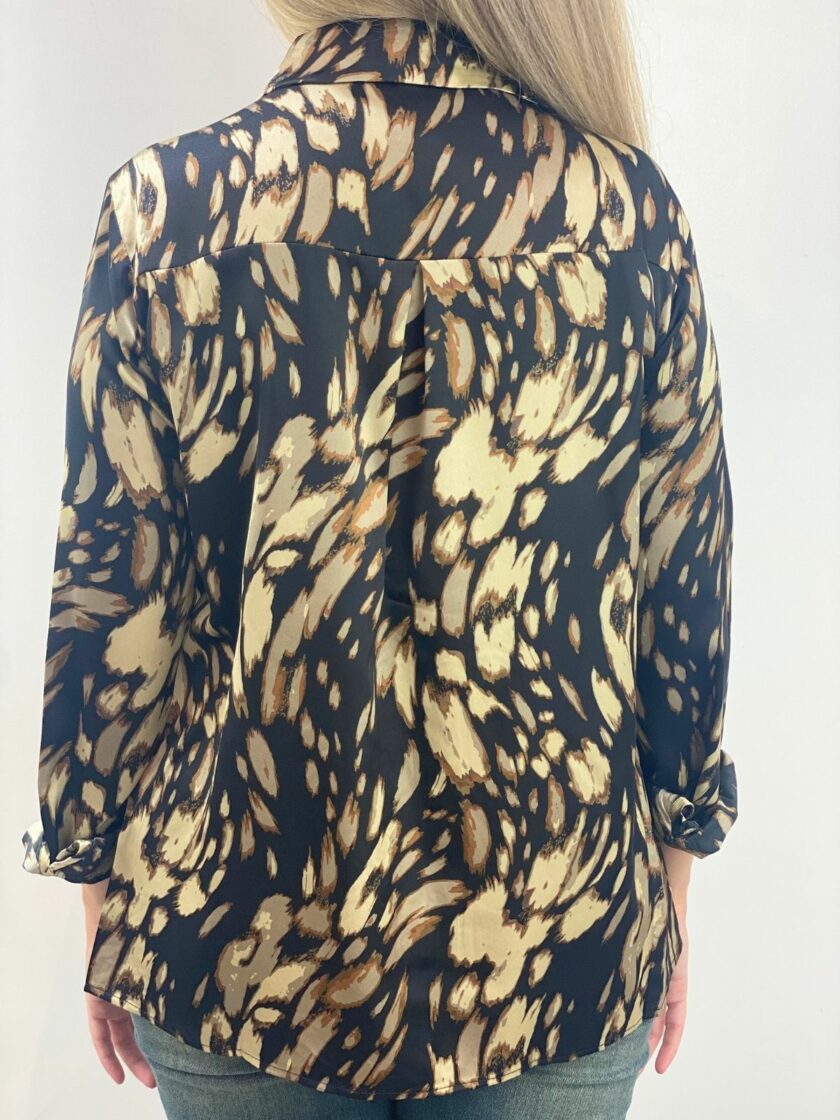 Camisa raso estampada animal print marrón