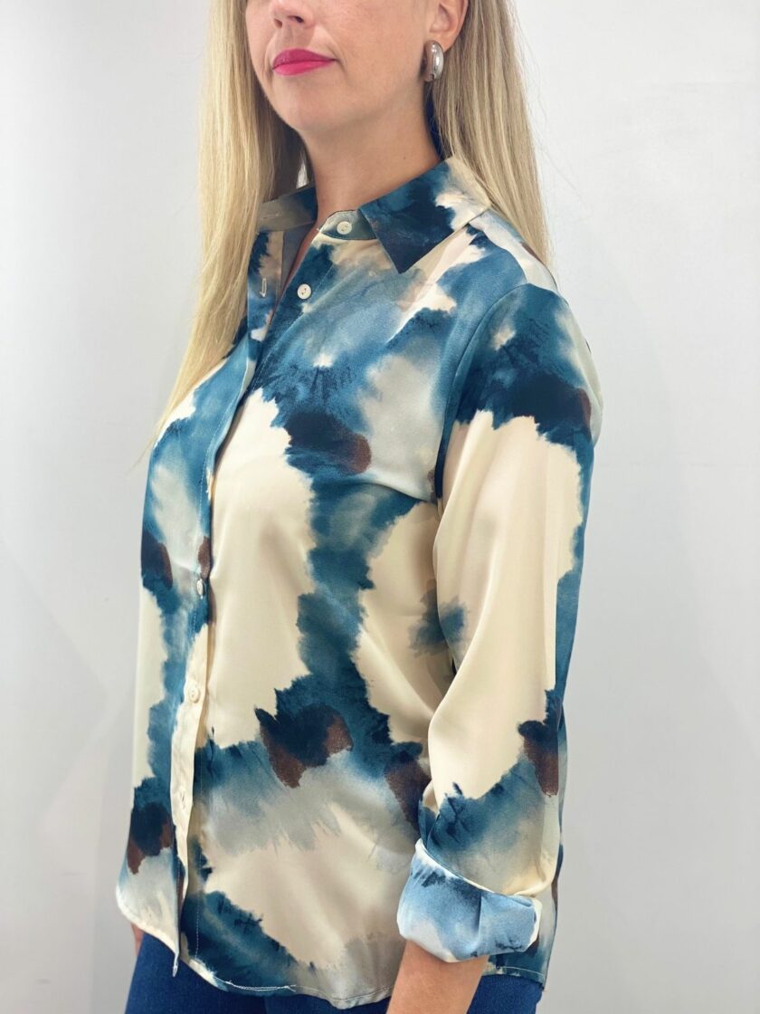 Camisa estampada difuminada azul