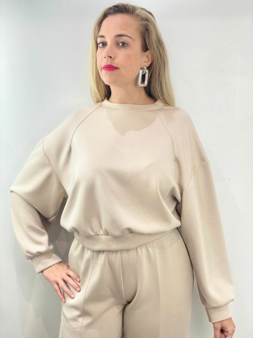 Sudadera corta beige