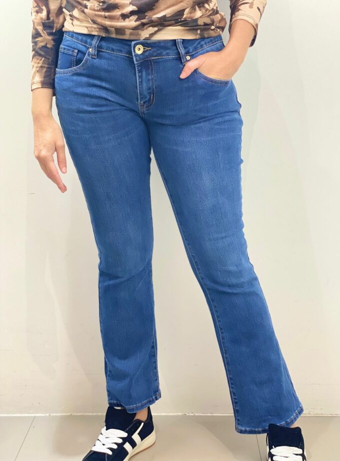 Pantalón vaquero campana