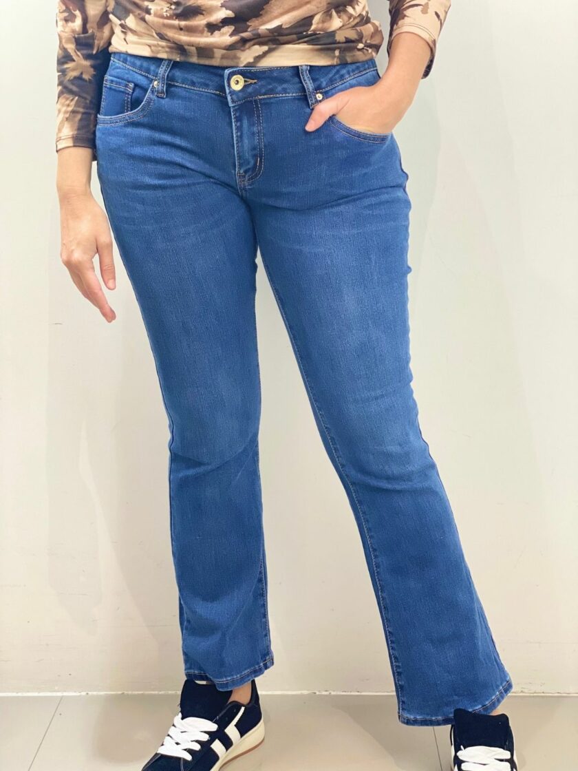 Pantalón vaquero campana