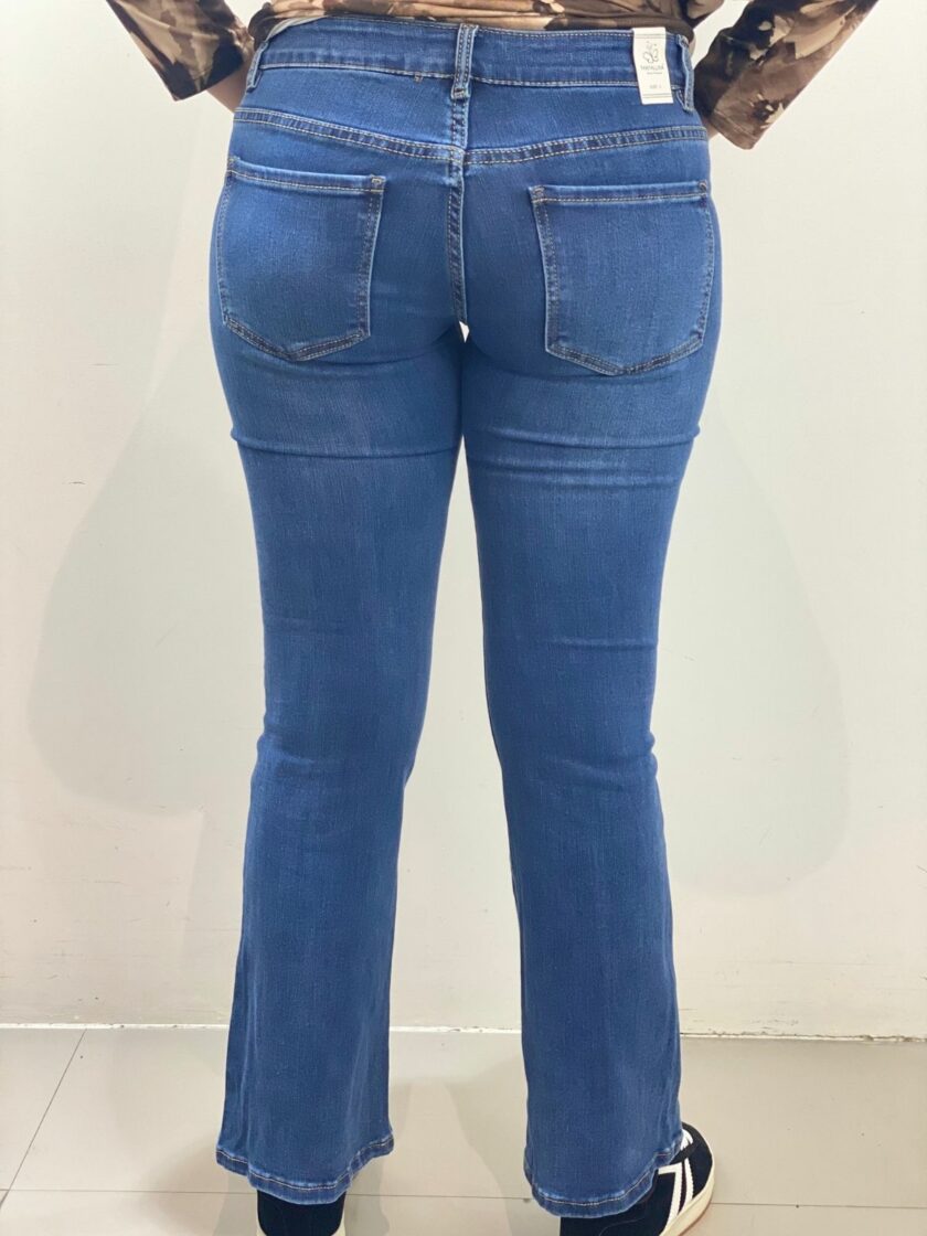 Pantalón vaquero campana