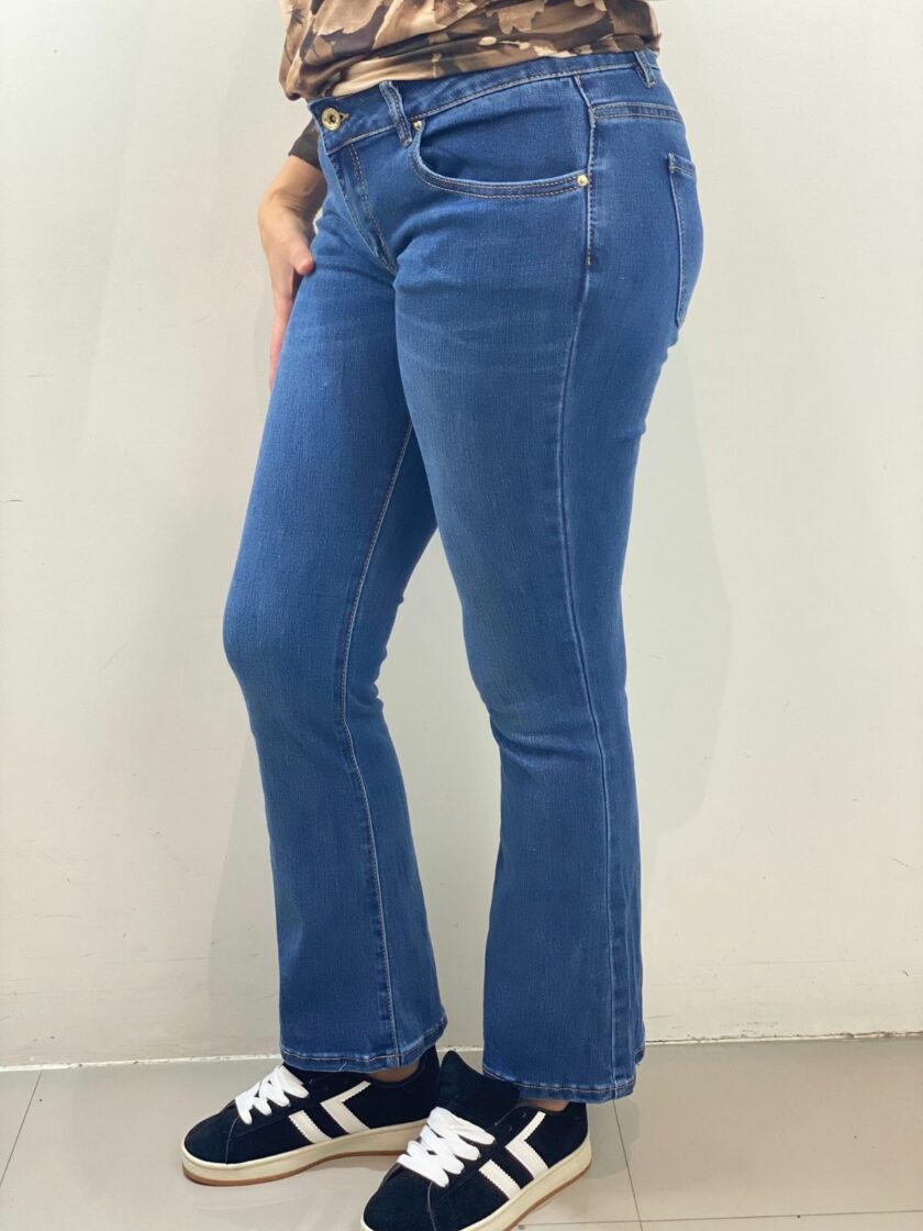 Pantalón vaquero campana