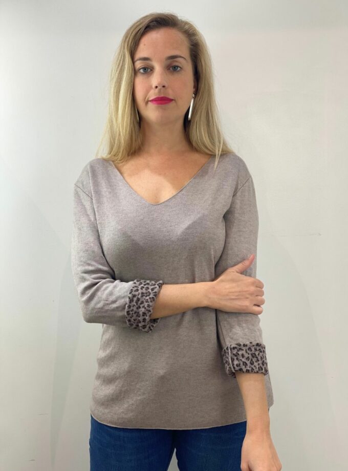 Jersey fina beige oscuro interior leopardo