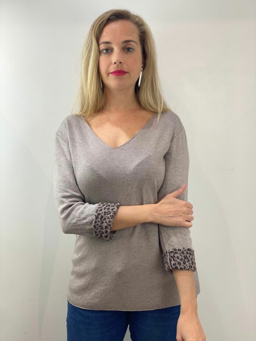 Jersey fina beige oscuro interior leopardo