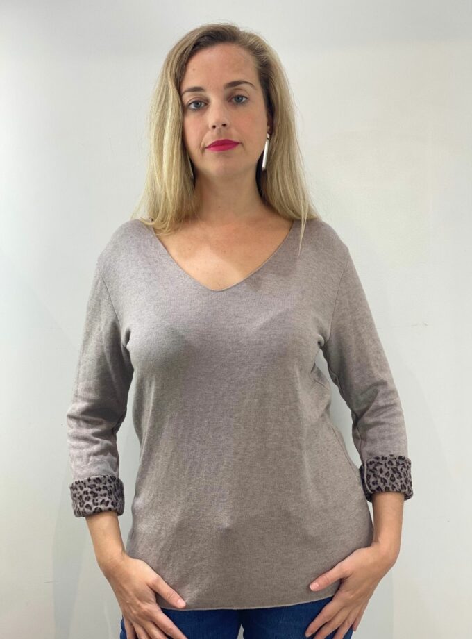 Jersey fina beige oscuro interior leopardo