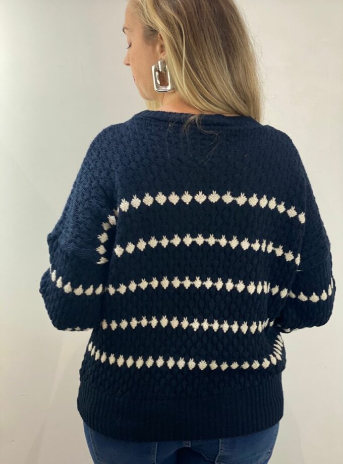 Jersey azul marino calado dibujo blanco