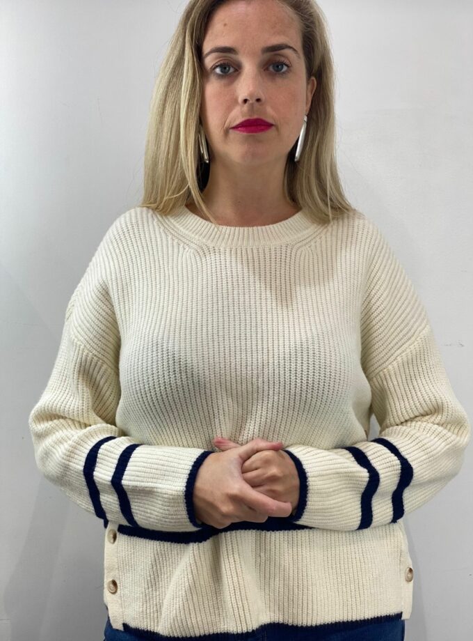 Jersey con botón lateral