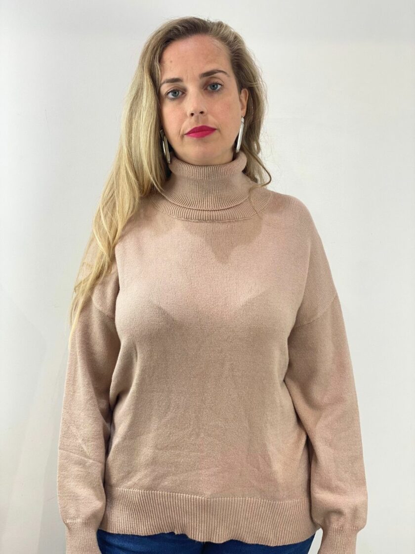 Jersey beige cuello vuelto