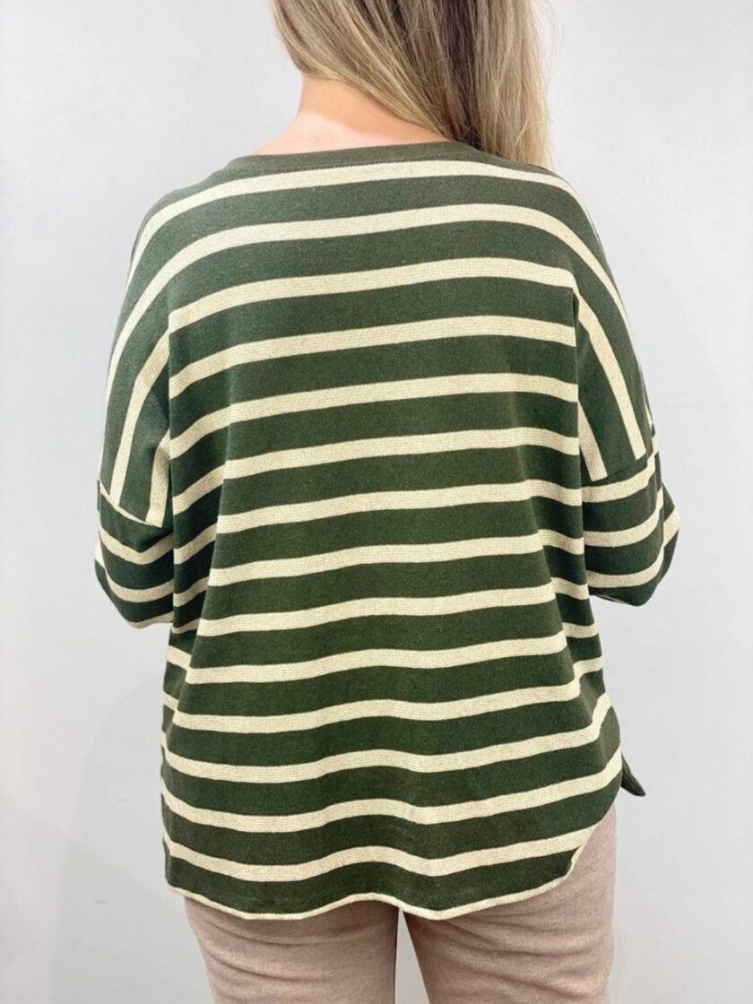 Camiseta verde rayas dorado