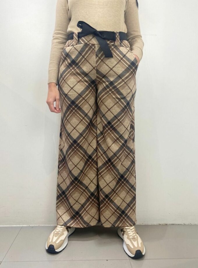 Pantalón pata ancha estampado cuadros