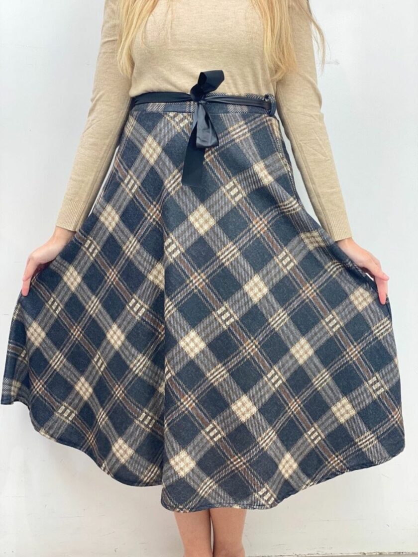 Falda midi estampada cuadros