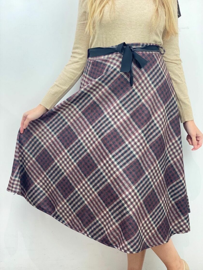 Falda midi estampada cuadros
