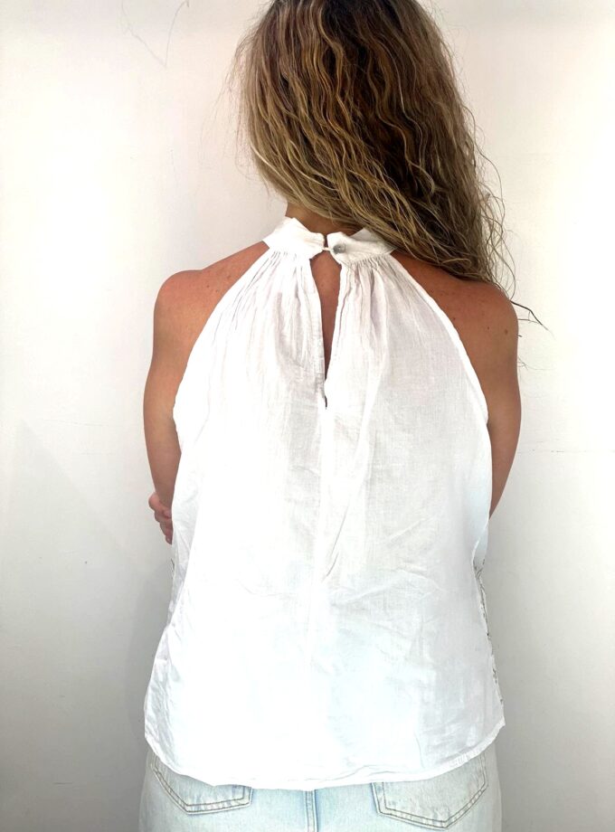 Top blanco bordado cuello halter