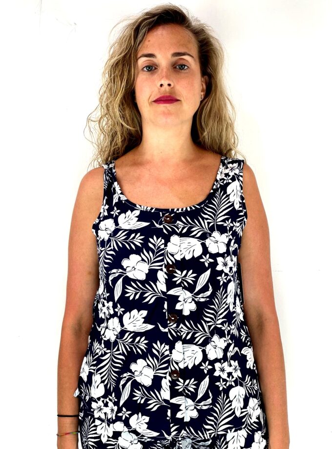 Top azul marino estampado flores