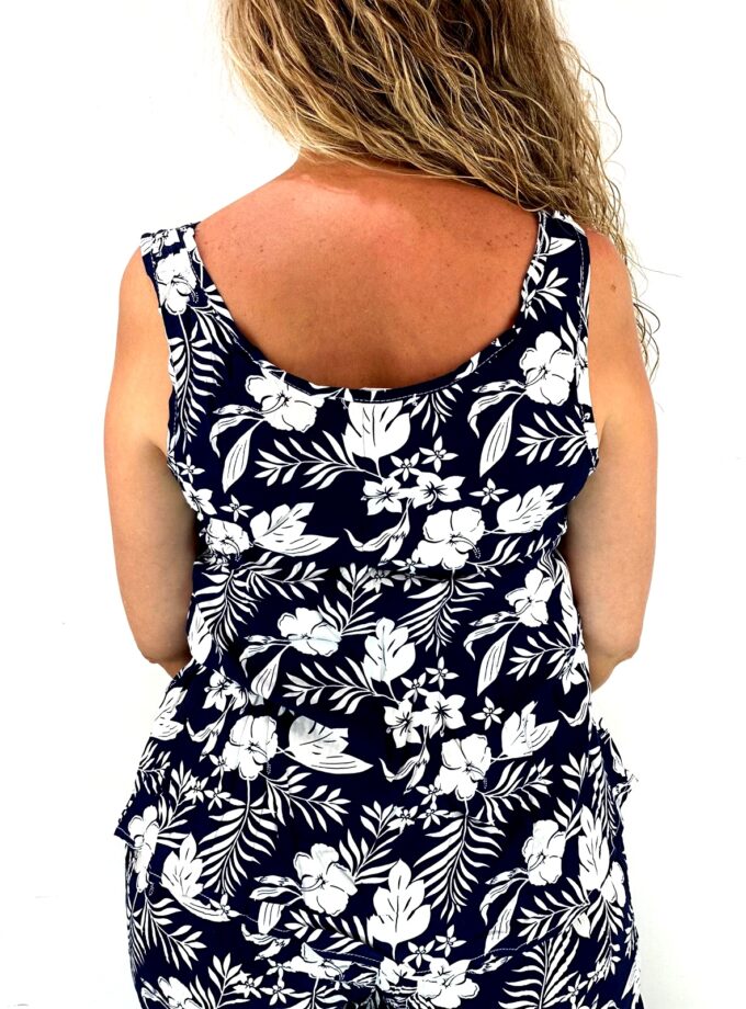 Top azul marino estampado flores