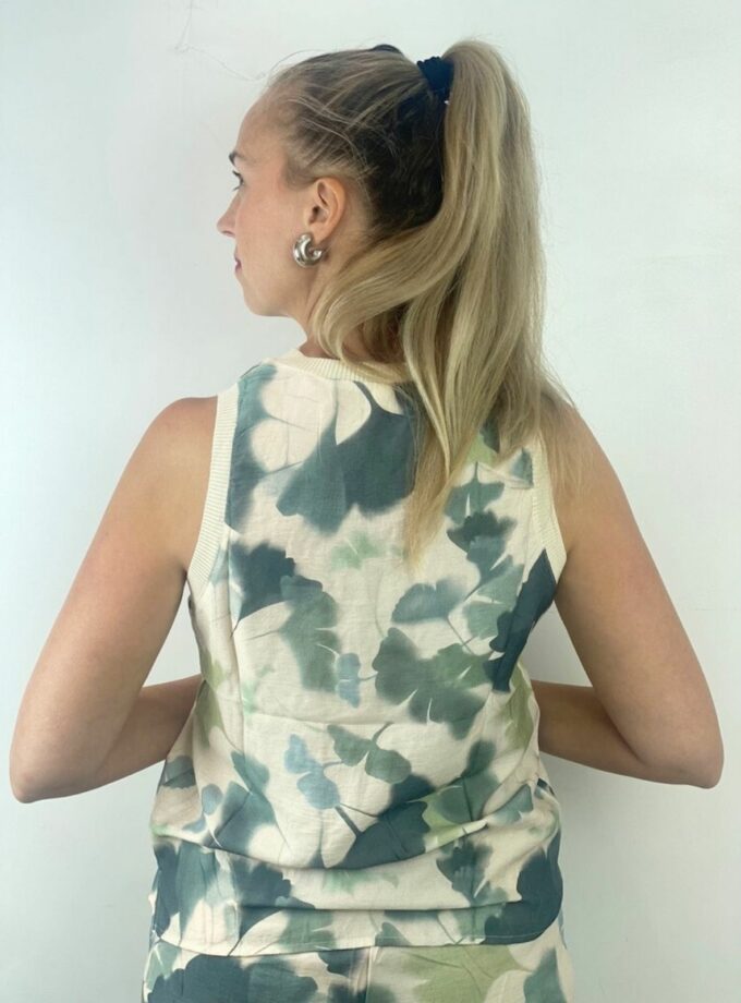 Blusa estampada hoja verde