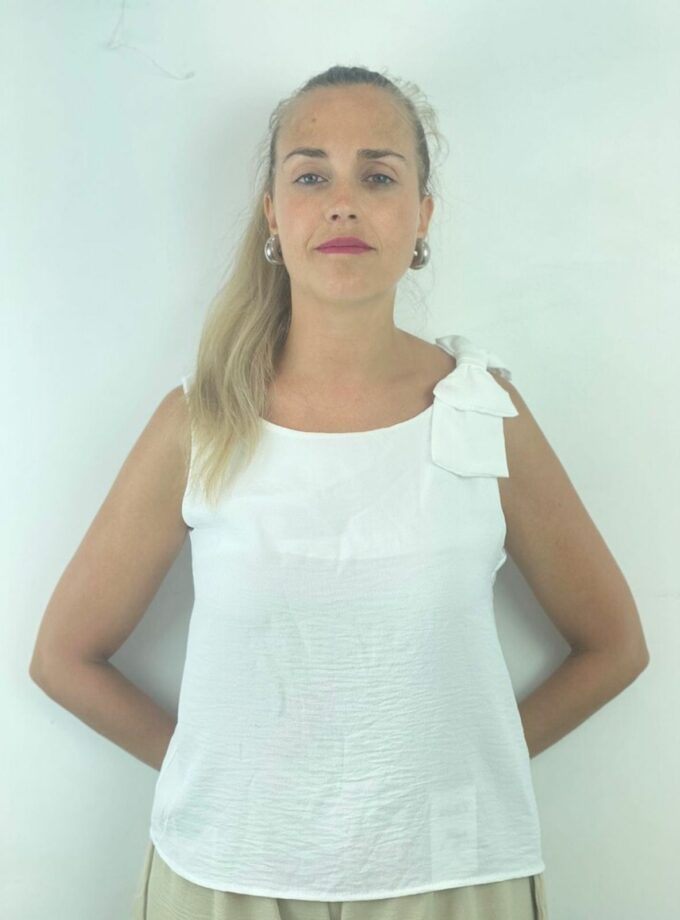 Blusa con lazo al lado blanca