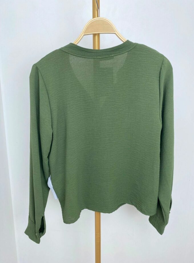 Blusa verde cuello tirilla