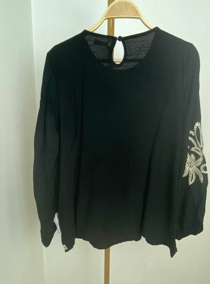 Blusa negra